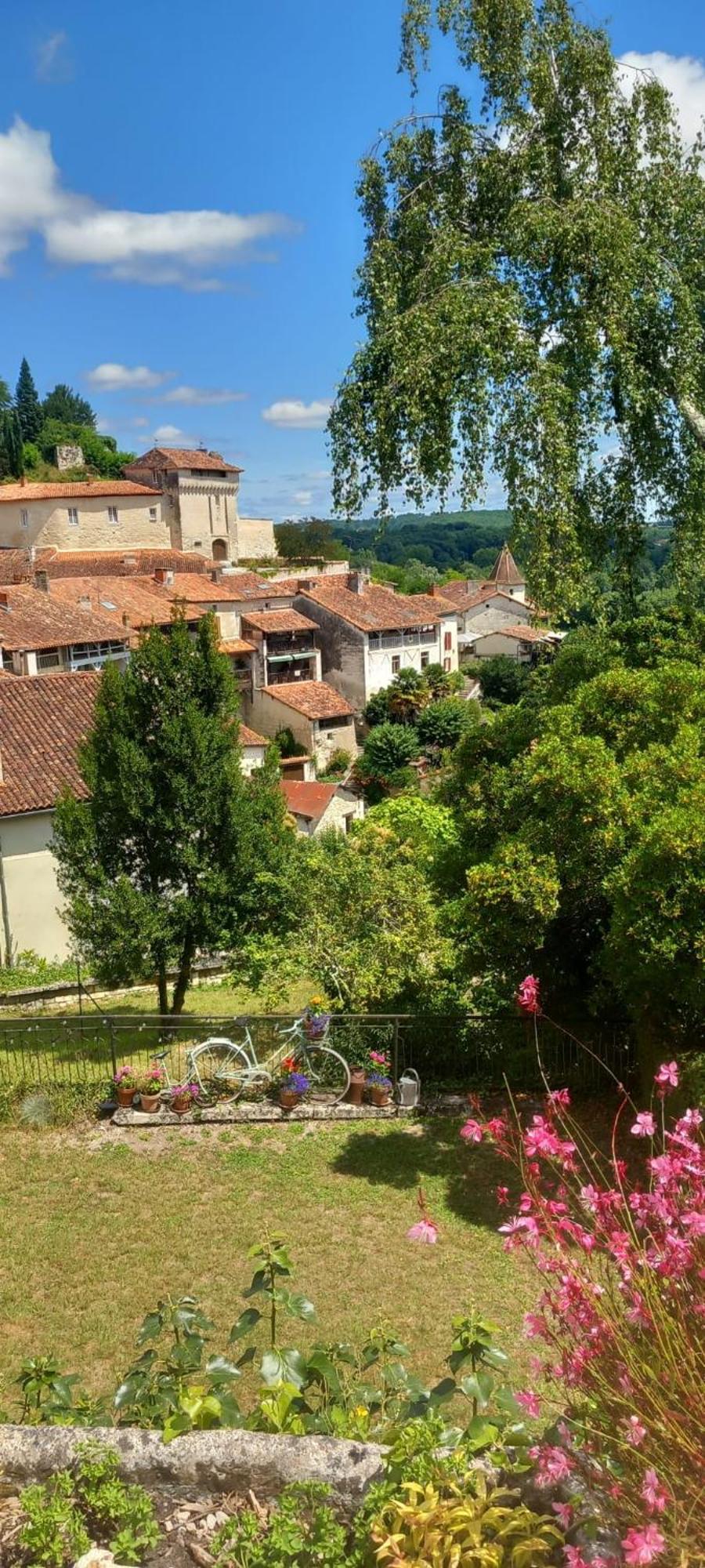 La Maison Du Tourniquet Aubeterre-sur-Dronne Exterior photo